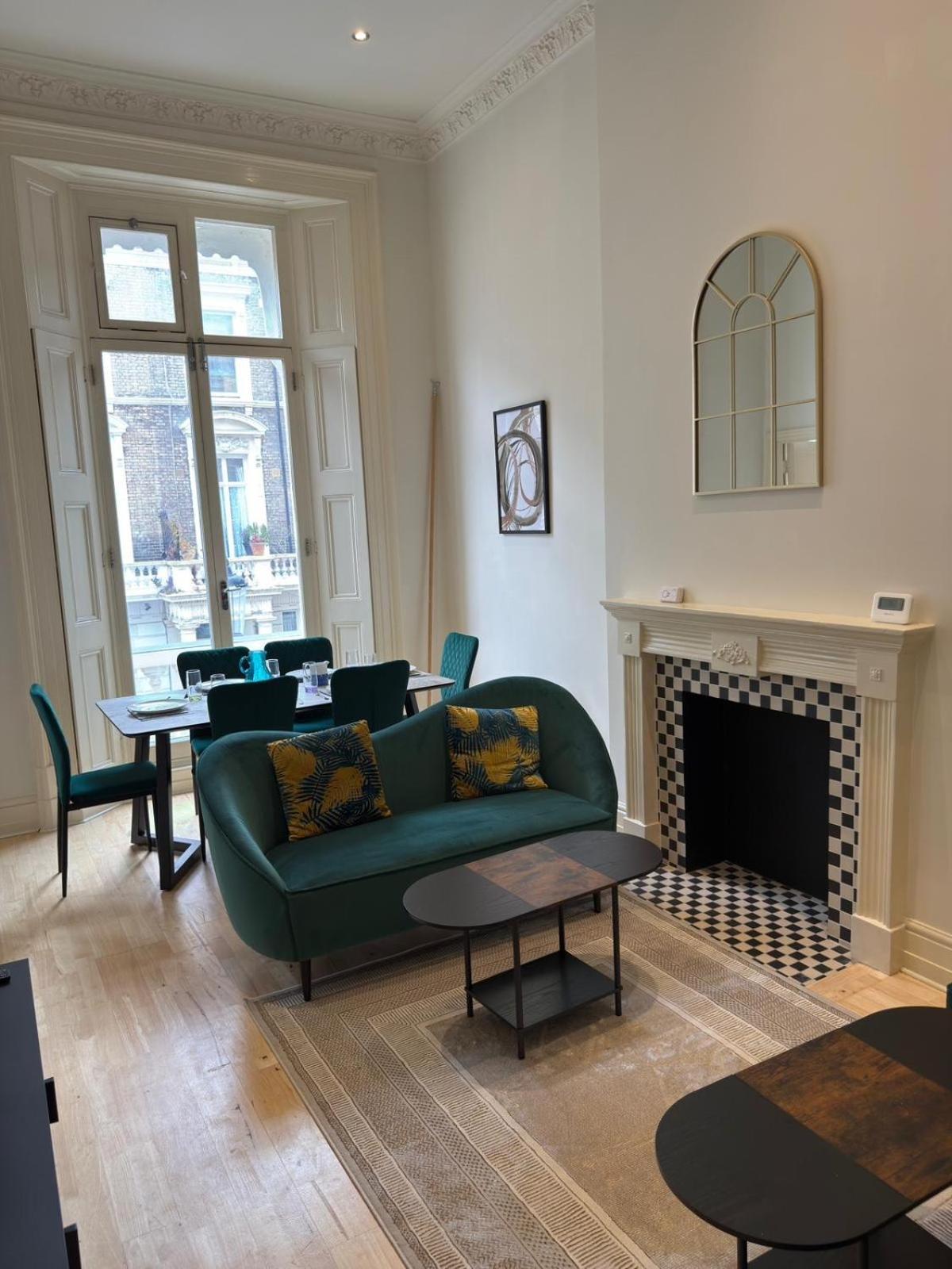 Newly Refurbished- Awesome Very Flat In Famous Notting Hill With A Balcony